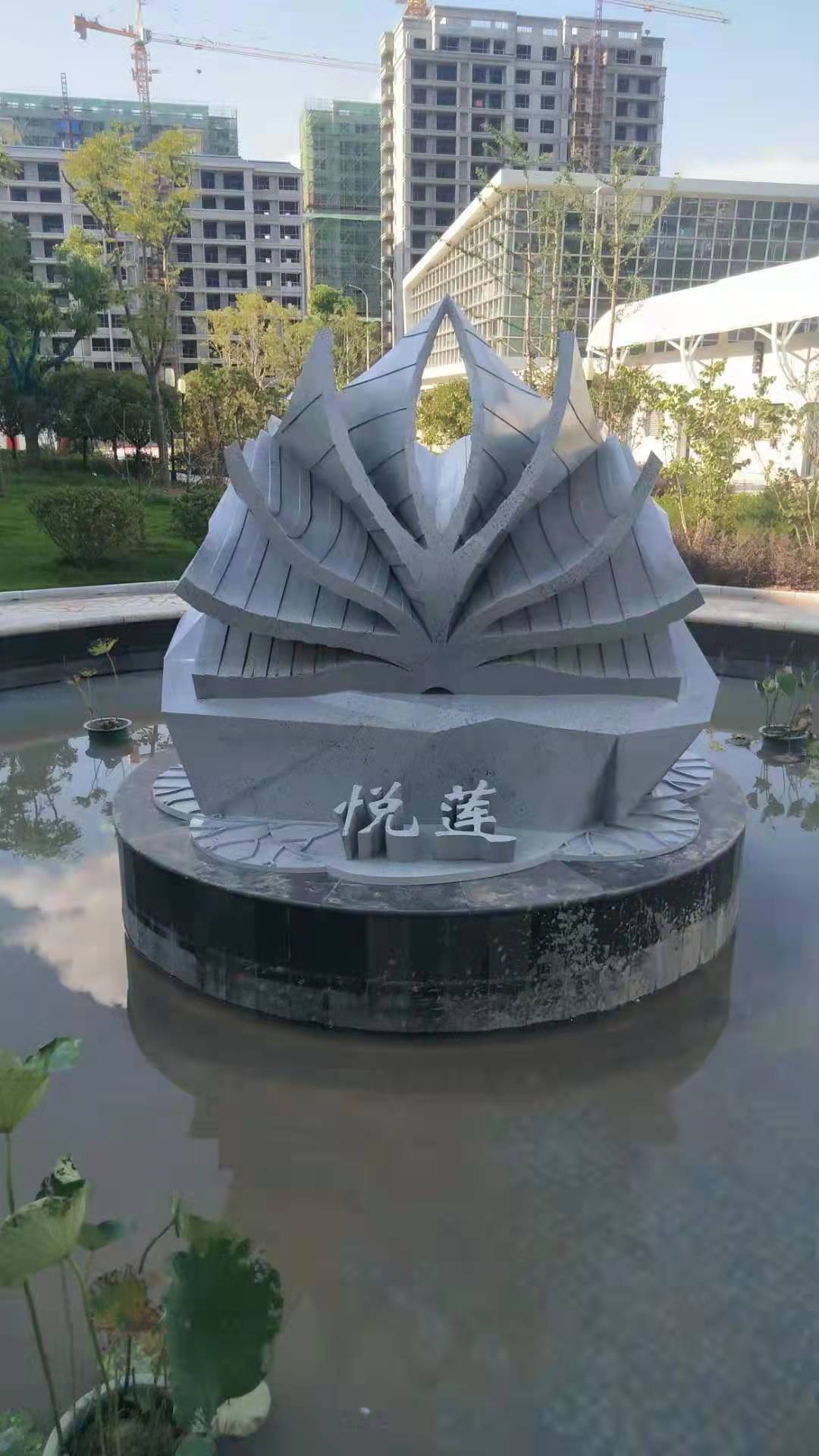 南京玻璃钢雕塑公司带您了解玻璃钢的这些特点您知道吗？